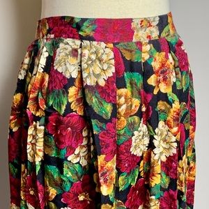 🍊Vintage Susan Bristol black floral skirt S